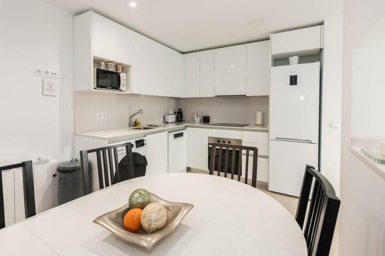 Modern With Ideal Location Next To Atocha Station Madrid Exterior photo