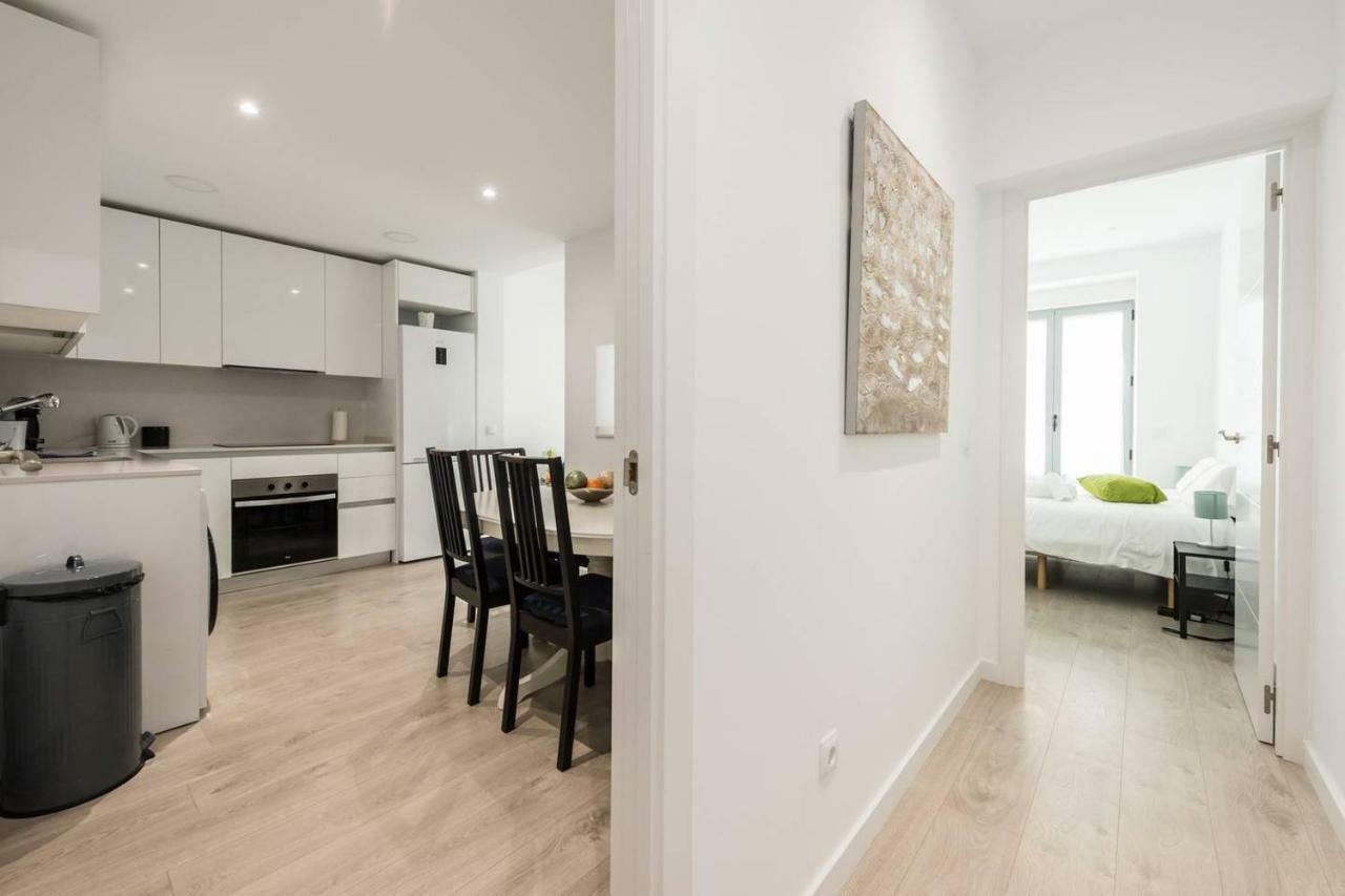 Modern With Ideal Location Next To Atocha Station Madrid Exterior photo