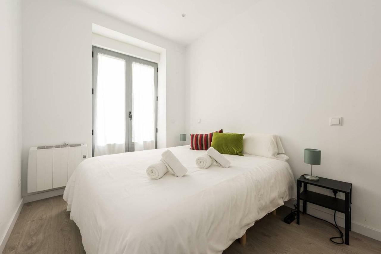 Modern With Ideal Location Next To Atocha Station Madrid Exterior photo