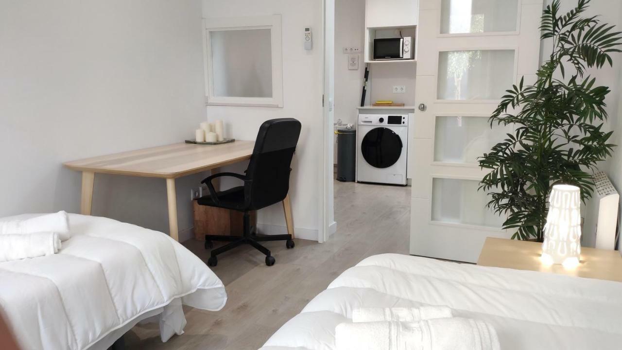 Modern With Ideal Location Next To Atocha Station Madrid Exterior photo